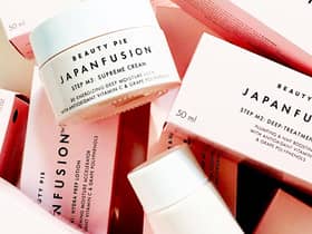 Can you really get luxury cosmetics for less? We review subscription buyer’s club Beauty Pie and how it works