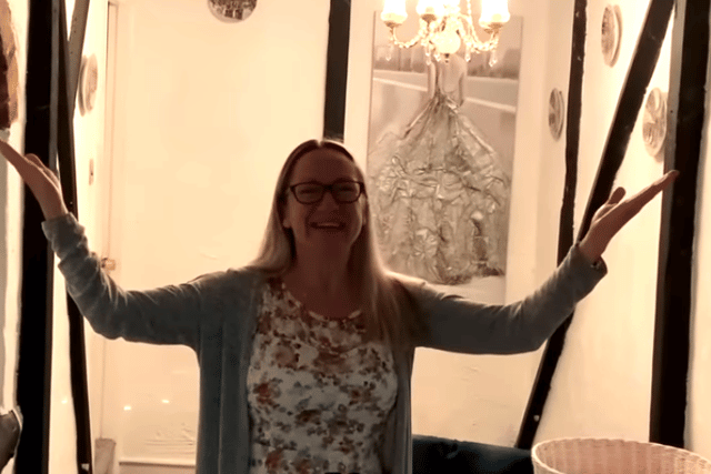 Estate agent Claire Cossey has created “The Neverending Property” to help sell her friend’s £700,000 house in Bedfordshire.