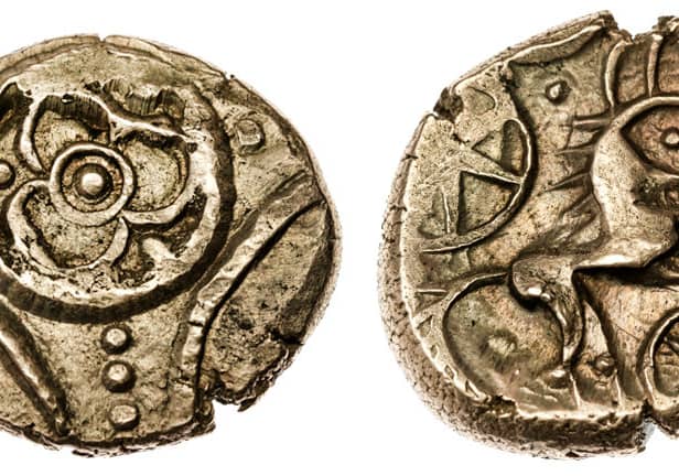 A gold coin featuring an Iceni war chariot struck whilst legendary English queen Boudicca fought the Romans has been sold at auction. 