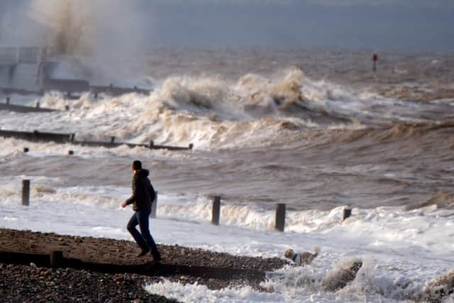 People warned to prepaere for Storms Dudley and Eunice (photo: Paul - stock.adobe.com)