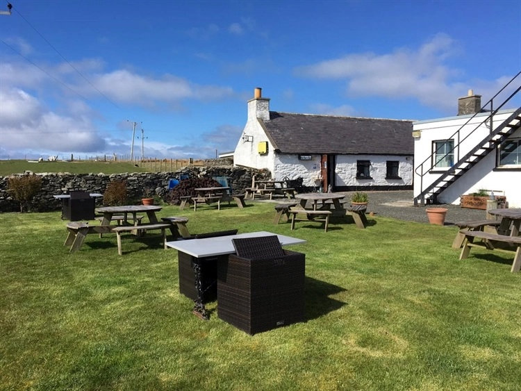 Pub on Scottish island being sold for £399k | WarwickshireWorld - Vimarsana News