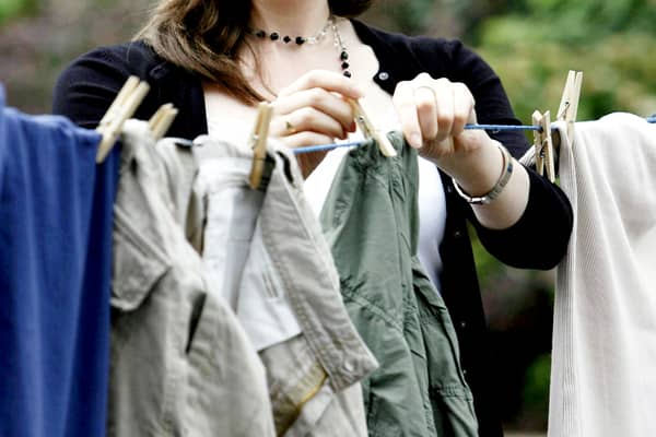 A ’right to dry’ campaign has been launched to lend outdoor space to renters, so they can dry their laundry outside. 