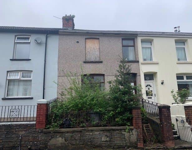 This condemned house was so dangerous buyers were advised to ‘view it from a distance’.