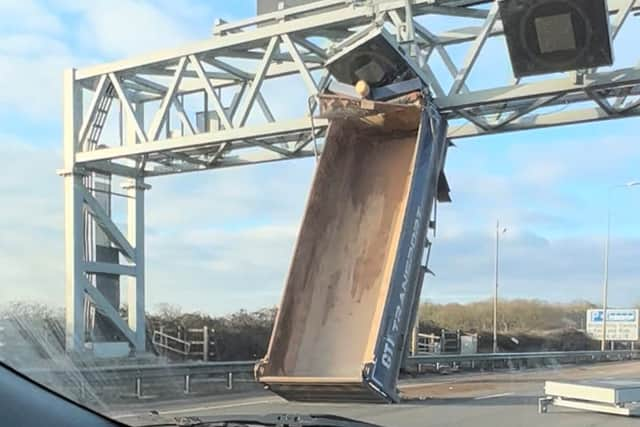 The lorry trailer stuck on a gantry between junction 17 at Cribbs Causeway and junction 18 at Avonmouth