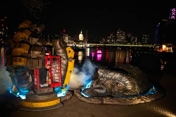 Londoners are stunned as Godzilla and Kong are spotted around the Thames in an epic stunt that spans air, land and the Thames. The formidable Titans have been unleashed in giant sculpture form beneath the OXO Tower which has also been renamed GxK Tower to mark the release of Godzilla X Kong: The New Empire, in cinemas across the UK and Ireland this Friday 29th March.