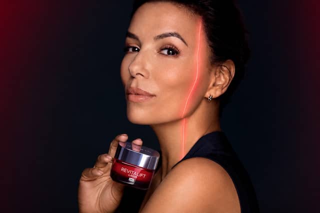 The L'Oréal Paris Revitalift Laser bundle, promoted by Eva Longoria, combines a tri-peptides serum with a hydrating day moisturiser in one discounted skincare set.