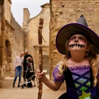 Discover a cosy season of autumnal events with English Heritage
