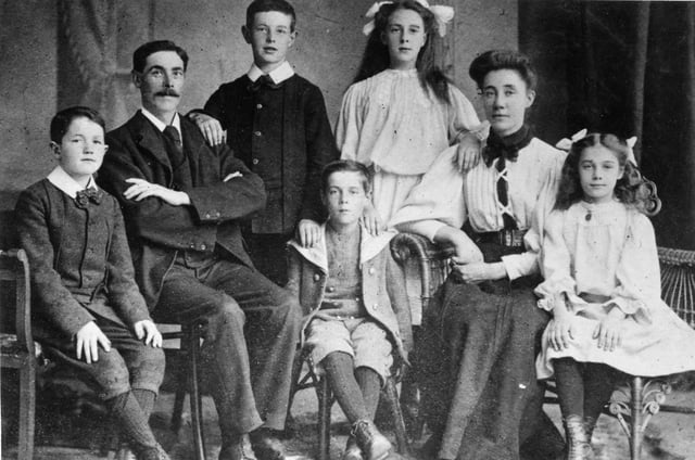 Blue plaque presentations - The Sage Family whose 11 family members died on the Titanic EMN-200624-144851009