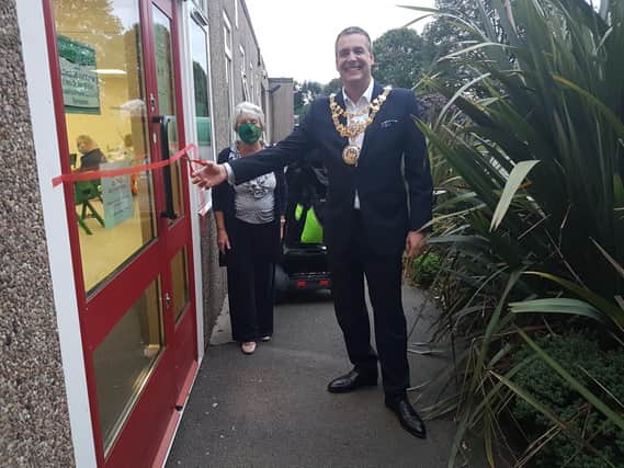 The Mayor of Warwik cllr Terry Morris and Wendy Neal chair of Woodloes Community Centre. Photo supplied