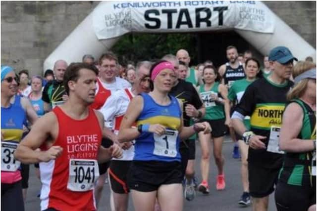 The start of the Two Castles 10k Run