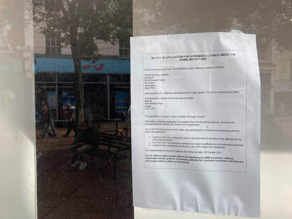 The notice on the empty shop's window. Photo by Richard Howarth.