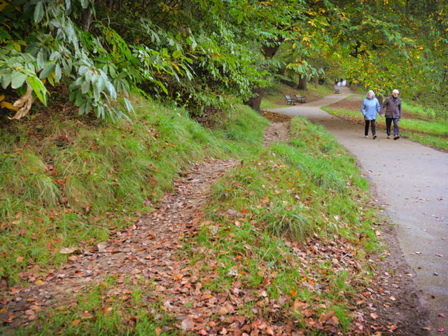 Alexandra Park in Hastings pictured in autumn, 27/10/21 SUS-211027-150524001