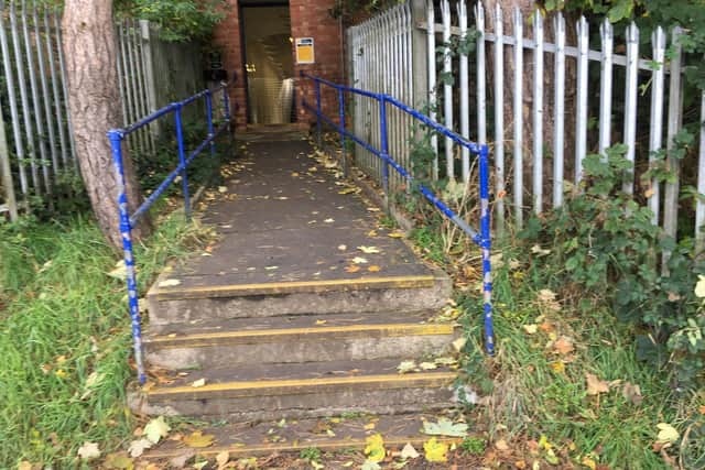 The notices advising people to go to Leamington can only be seen by using steps so they are not available to people who cannot manage steps.