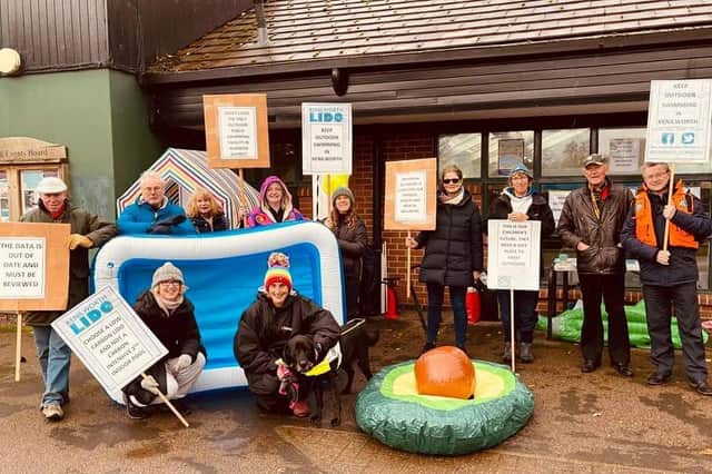 Campaigners, including Paralympic gold medallist Melanie Barratt,  took part in an overnight, 32-hour, vigil as part of the Lights Out for Kenilworth Lido protest outside Abbey Fields Swimming Pool last weekend.