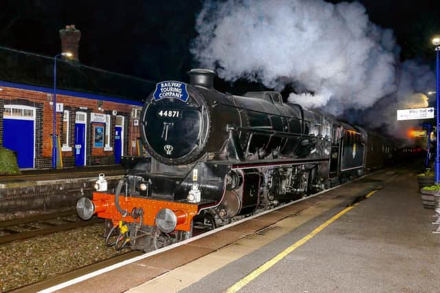 The train coming through Warwick railway station. Photo by Peter Sumner