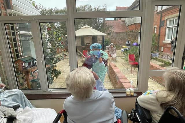Earlier this month Worcester-based Vamos Theatre performed for the staff and residents at the Bromson Hill Nursing Home in Ashorne. Photo supplied
