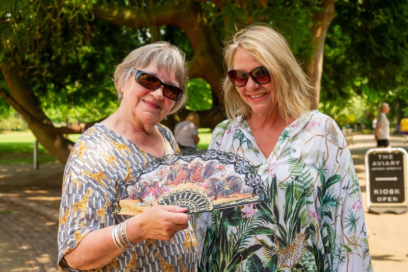 People in Leamington enjoyed the sunshine this week as temperatures soared and there was a 'feel good' mood around the town centre after lockdown restrictions were lifted nationwide on Monday (July 19).