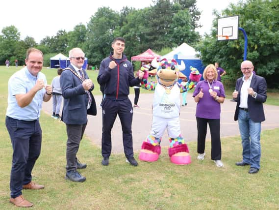 Liam Bartlett, Warwick District Council portfolio holder for culture, tourism and leisure; Cllr Adrian Barton, Mayor of Whitnash; Lewis Williams, GB boxer; official Birmingham 2022 Mascot Perry the Bull; Christina Boxer, past Olympian, Commonwealth Gold and Silver Medallist and Commonwealth Games project manager for Warwick District Council; Matt Western MP for Warwick and Leamington