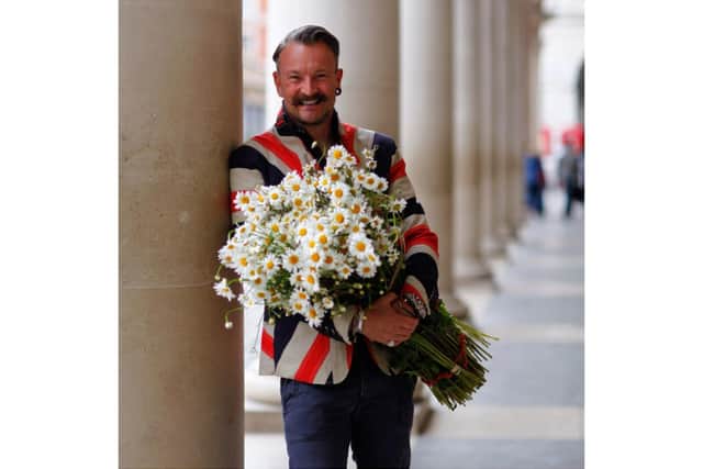Simon Lycett, the Warwick-born internationally recognised floral stylist and florist to the Royal Households, was this year’s head judge. Photo supplied