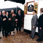 Lord Lawson (2R) unveiling the Civic Trusts Awards 1995 plaque at Braunston Marina on February 9, 1996. With him are the Braunston Marina team involved in its historic-
buildings restoration project. (Tim Coghlan Collection)