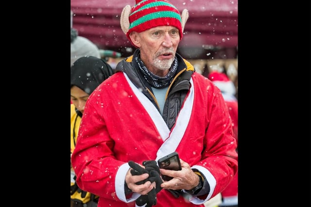 The Myton Hospices Santa Dash took place in Victoria Park in Leamington. Photo by David Hastings/dh Photo