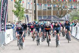 Racers ride around the streets of Warwick. All pics by Dave Hastings.