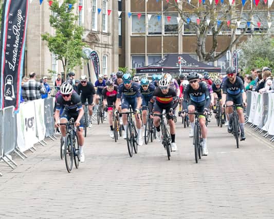 Racers ride around the streets of Warwick. All pics by Dave Hastings.