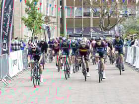 Racers ride around the streets of Warwick. All pics by Dave Hastings.
