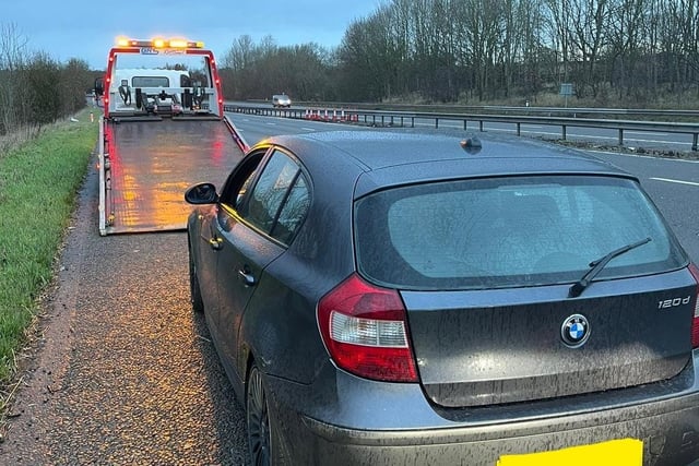 The BMW 120d was stopped on the M40 Northbound near Warwick. The driver had no seatbelt on and was driving at excess speed. It turns out the driver also had no driving licence. Driver reported for the offences.