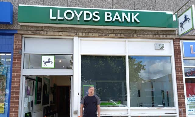 Cllr Martin Sarfas is petitioning to save Lloyds Bank in Lutterworth.