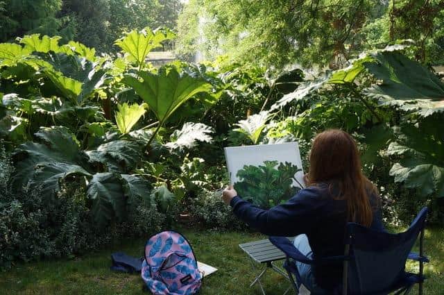 Artists will have up to six hours to produce an original piece of 2D or 3D art before the 3pm deadline, inspired by their surroundings in Jephson Gardens. This is a photo from last year's event.