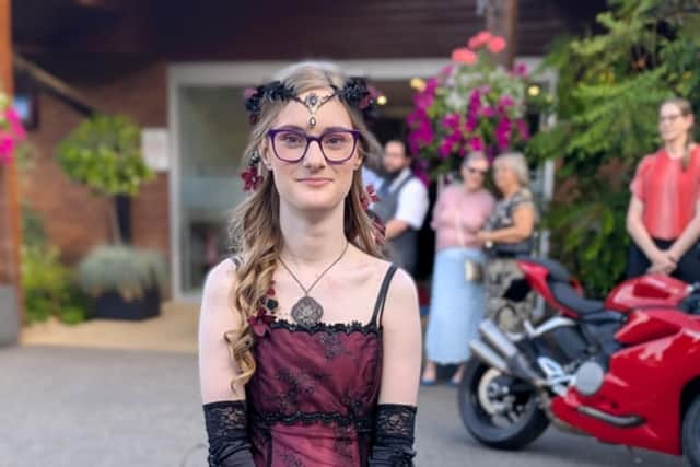 Lissie is ready for the prom.