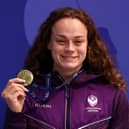 Lauren Cox poses with her medal after winning in the British Championships. (Getty Images)
