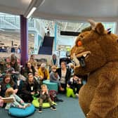 The Gruffalo meets his fans at the library.