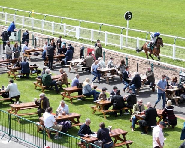 Punters at Warwick Racecourse will be able to watch racing for £5 this Friday during the annual Fiver Friday promotion.