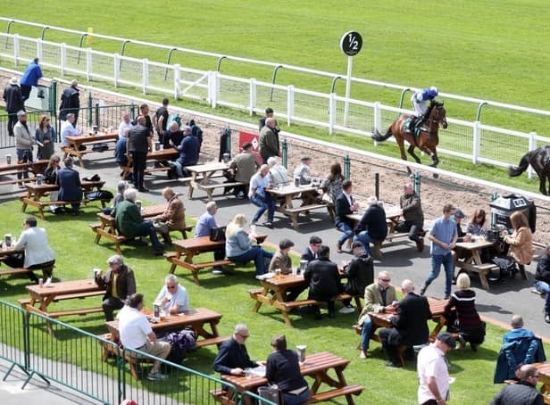 Punters at Warwick Racecourse will be able to watch racing for £5 this Friday during the annual Fiver Friday promotion.