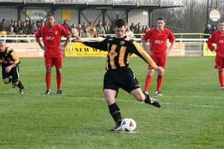 Mark Bellingham takes a penalty for Leamington FC. Image credit: www.leamingtonfc.co.uk