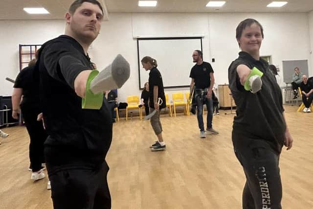 A Warwickshire theatre company will be hosting an interactive show this week. Side by Side Theatre Company is returning to the Royal Spa Centre on Friday (November 17) posing a variety of quiz questions through song, dance and comedy in what promises to be ‘Probably The Best Pub Quiz In The World’. Photo supplied