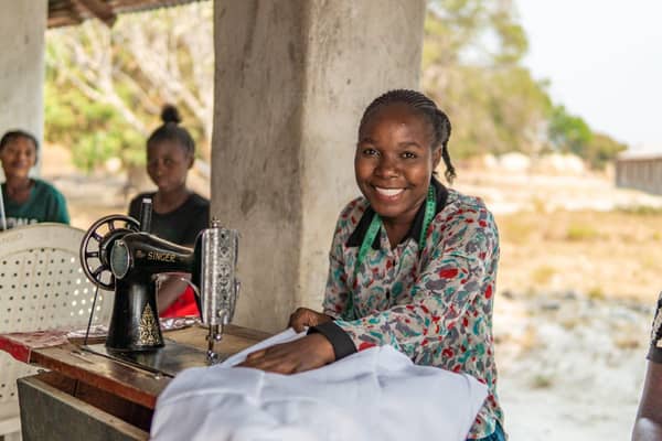 Astridah, a tailor who started her business thanks to her TWAM sewing machine.