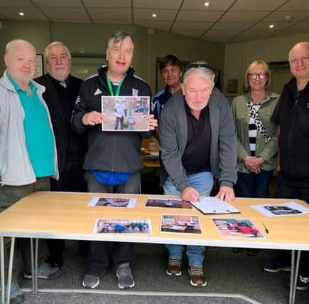 More than 300 people signed a petition backing Feilding Palmer Hospital in Lutterworth in just hours after an action day was launched by Cllr Martin Sarfas.