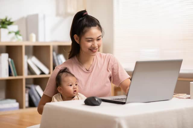 Families can share screen time in a positive way (photo: Adobe)