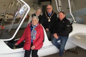 Lutterworth Mayor Rob Coleman presents Barbara with her prize.