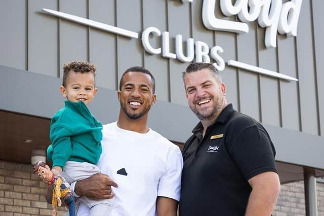 The new David Lloyd club has proved an instant hit - and special guest England rugby player Anthony Watson joined in the opening celebrations.