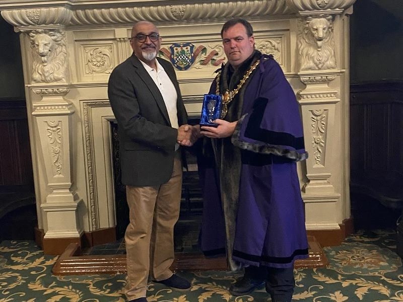 Babs Kandola was awarded for his work in teaching boxing to the younger generation. Babs is the driving force behind Leamington Community Boxing Club in the grounds of  The Gurdwara Sahib Sikh Temple. Babs wanted to allow more children and teenagers to learn the sport so he set up the community boxing club to offer the basics and fitness side of the sport to those who might not want to eventually box competitively.