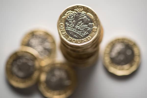 The date and amount of benefits claimants' Christmas bonus in 2023