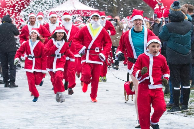 Hundreds of people took part in the Myton Hospices Santa Dash. Photo by David Hastings/dh Photo