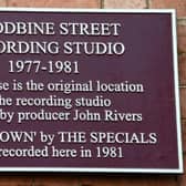 The Special Interest Plaque at 27 Woodbine Street. Photo by Allan Jennings.