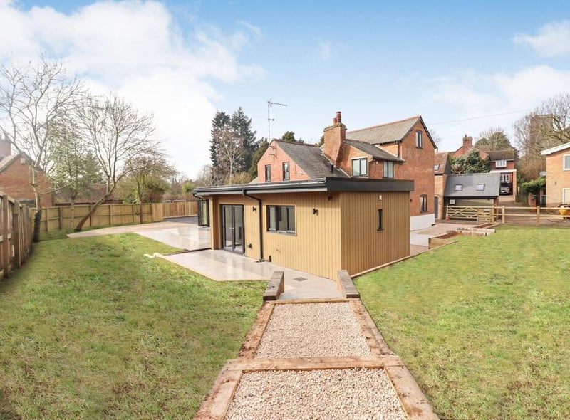 The property comes with an annexe.