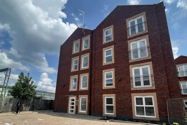 Rugby Borough Council has confirmed that it has completed the acquisition of 12 new build properties on the new housing development at Webb Ellis Place, off Wood Street, near the railway station.