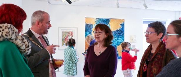 Artists Vikki Skinner, Carol Wheeler, Tamsen Flack and Jenny Ball with deputy mayor Simon Ward.
